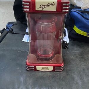 Nostalgia Red Cocktail Shaker